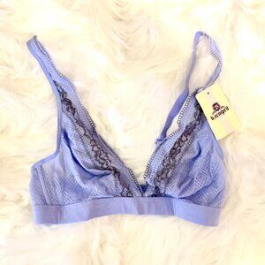 B.tempt'D By Wacoal Blue Lace Plunge Wireless Bralette Small